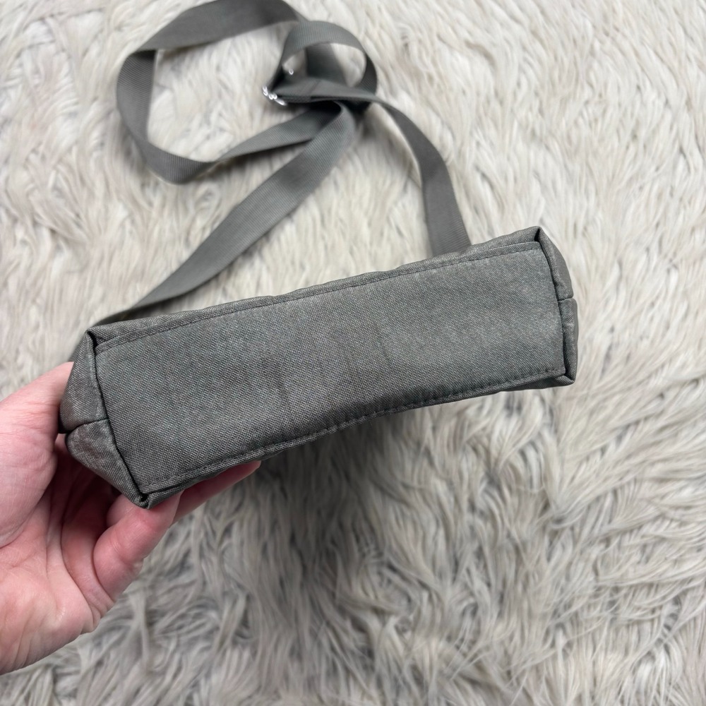 Baggallini Gray Nylon Let's Escape Crossbody Bag Travel Minimalist Urban Commute - Picture 3 of 9